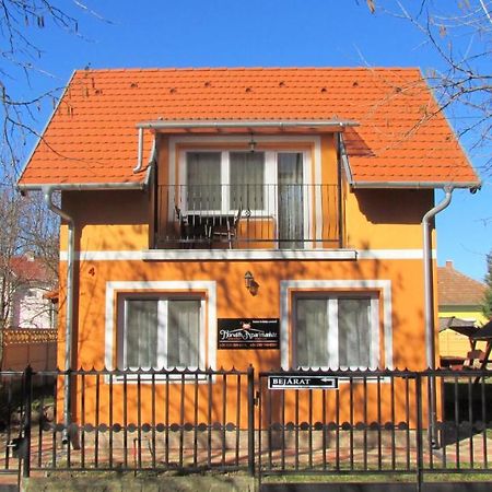 Horvath Apartmanhaz Oroshaza Bagian luar foto