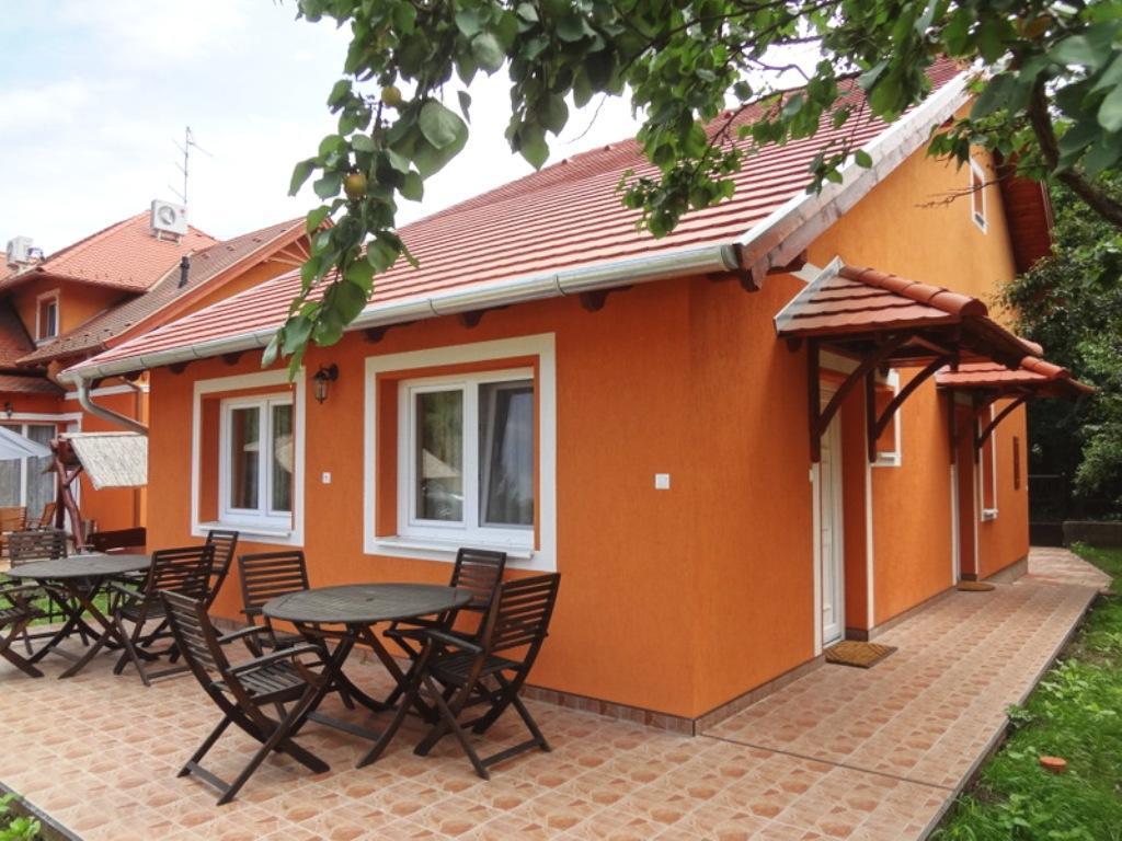 Horvath Apartmanhaz Oroshaza Bagian luar foto