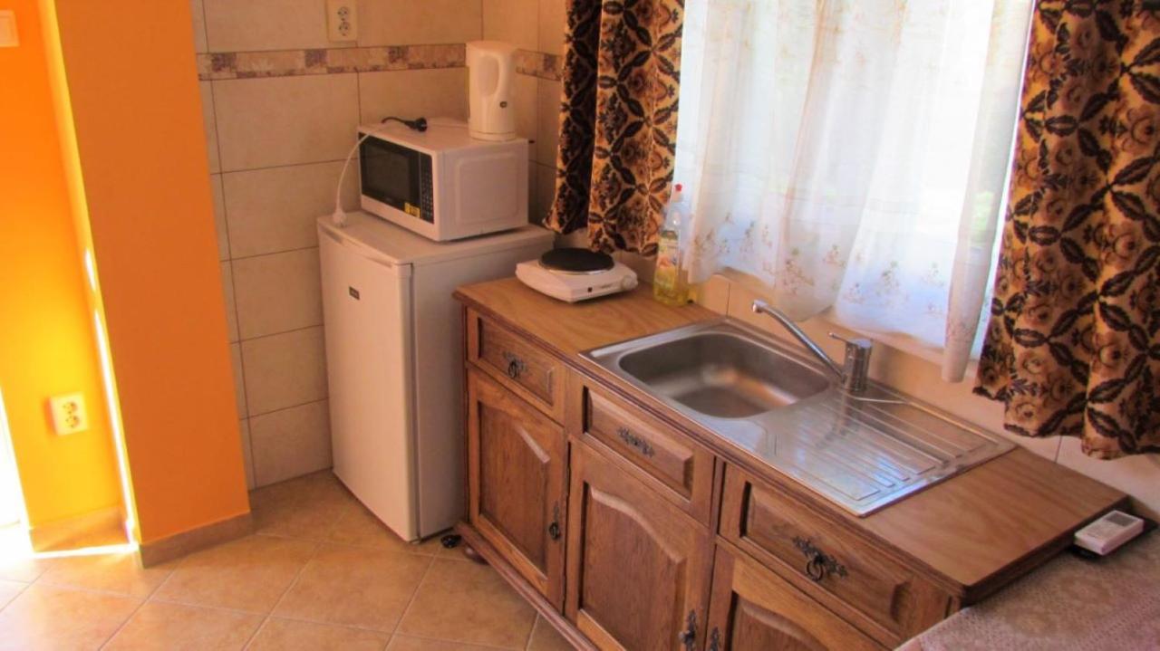 Horvath Apartmanhaz Oroshaza Bagian luar foto
