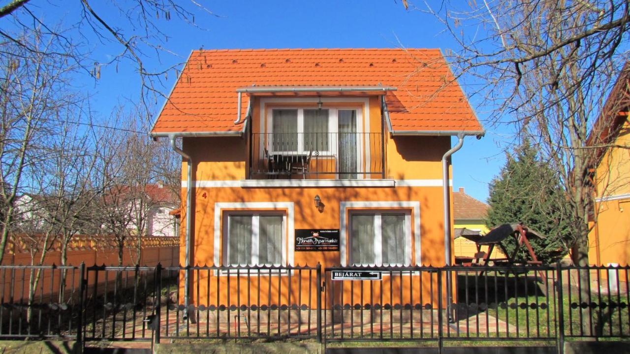 Horvath Apartmanhaz Oroshaza Bagian luar foto